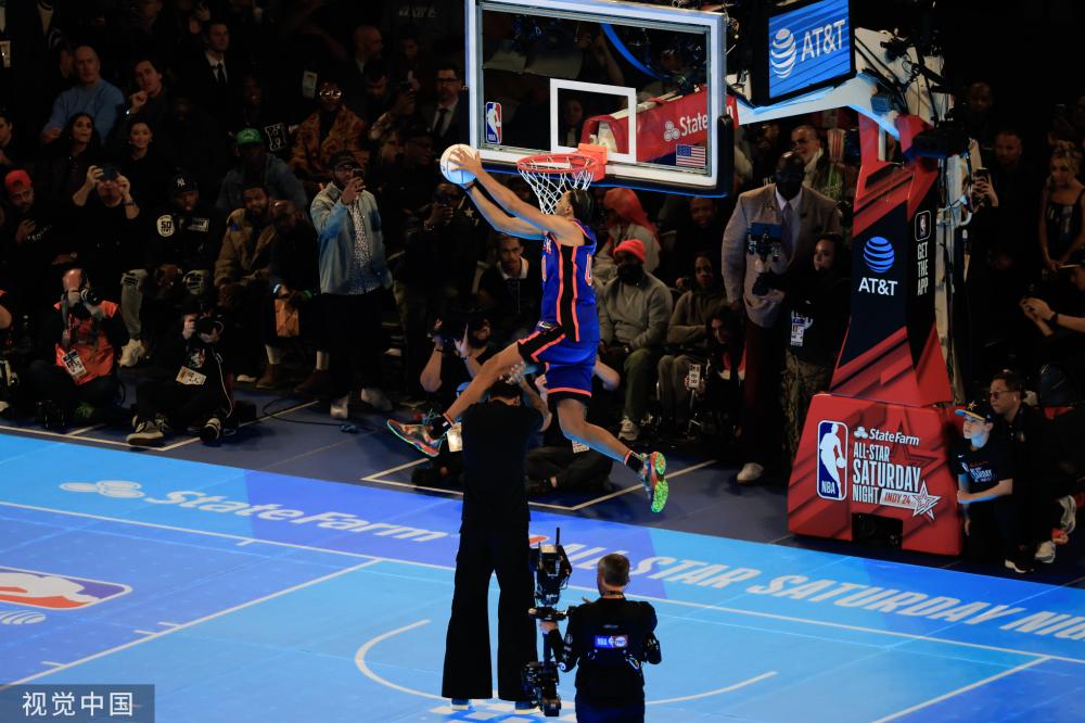 以其坚韧不 以其坚韧不